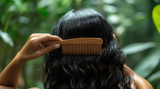 Comment réguler le sébum des cheveux gras grâce aux cosmétiques ?