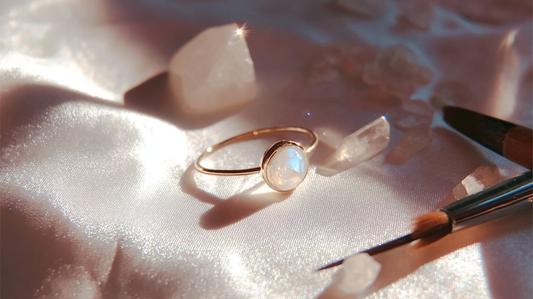 Comment entretenir et protéger vos bijoux artisanaux dans le temps